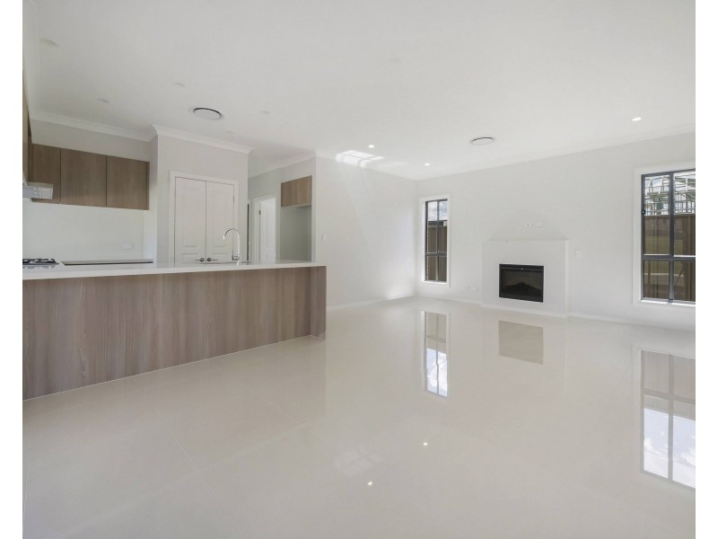 1 Citrus Cl, Casula NSW 2170