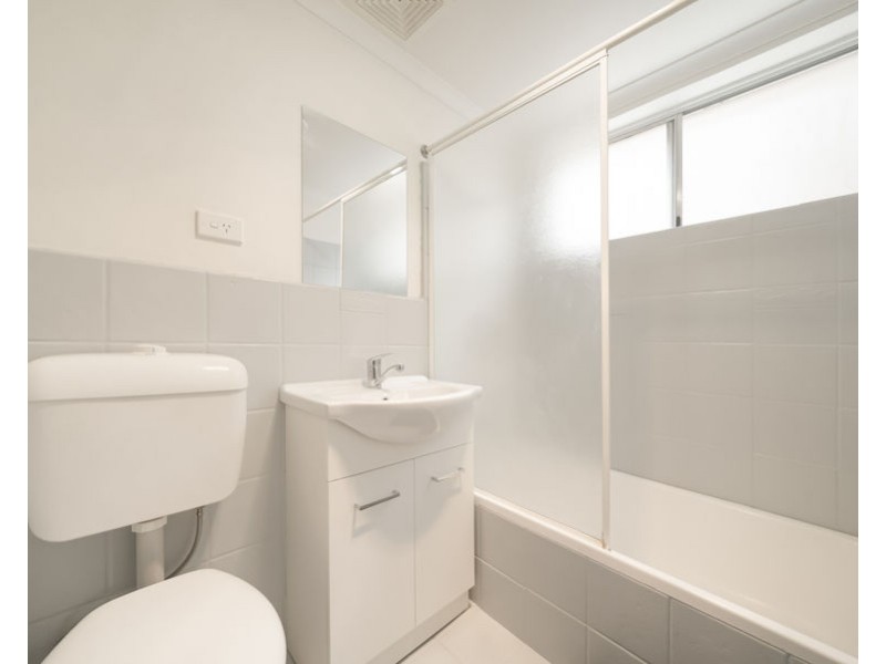 1/21 Lachlan Street, Warwick Farm NSW 2170