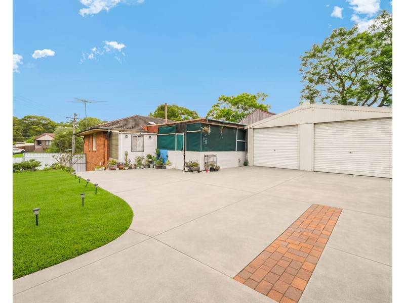 1 Alexandria Place, Busby NSW 2168
