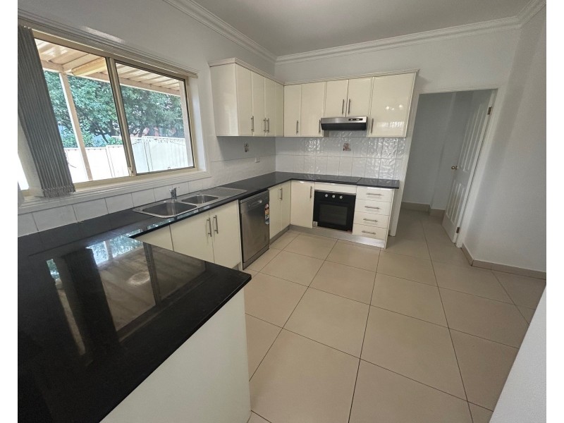 4/23 Carnation Ave, Casula NSW 2170