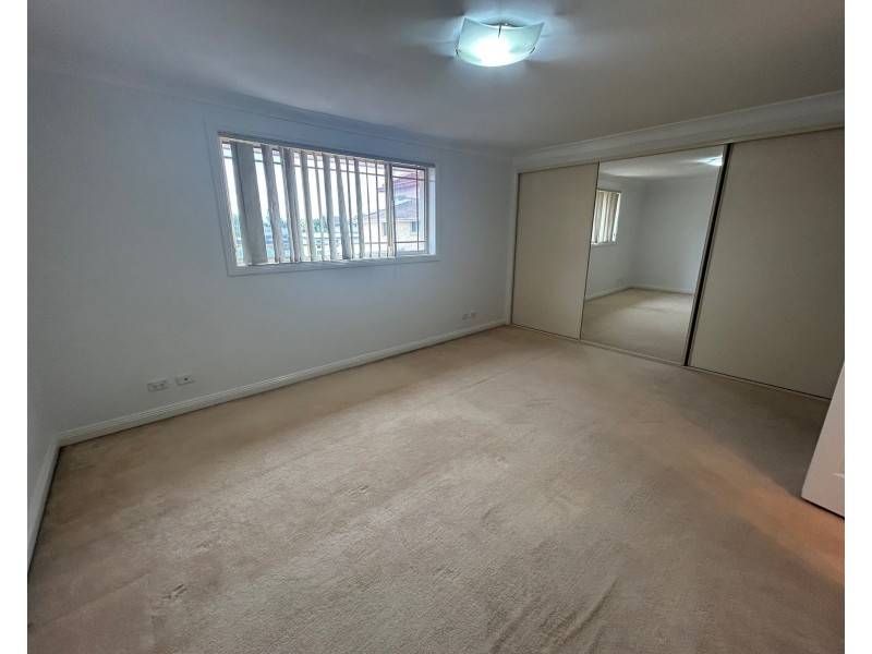 4/23 Carnation Ave, Casula NSW 2170