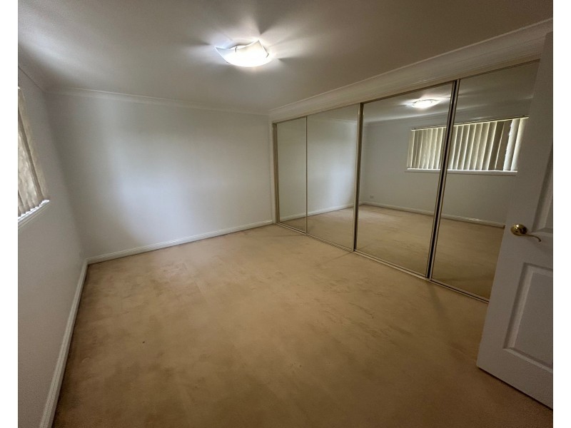 4/23 Carnation Ave, Casula NSW 2170