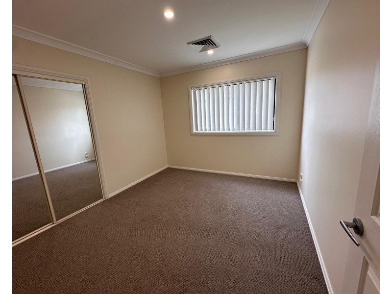 171 Braidwood Dr, Prestons NSW 2170