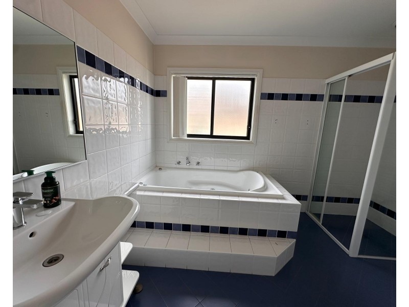 171 Braidwood Dr, Prestons NSW 2170