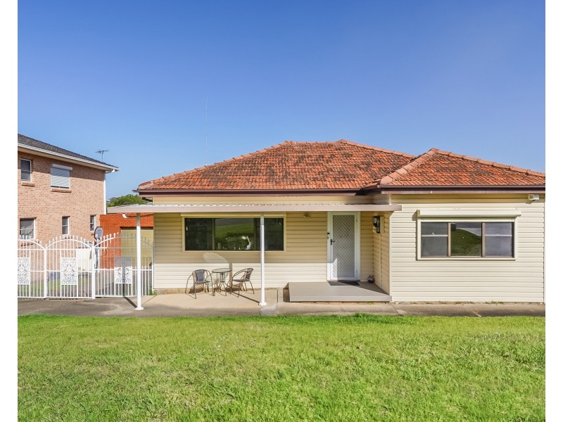 32 Wearne Rd, Bonnyrigg NSW 2177