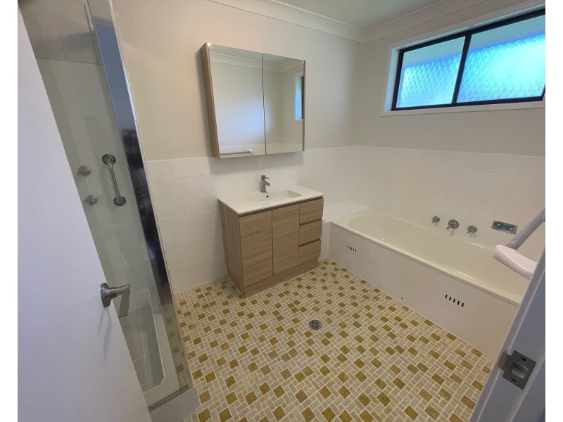 44 Nottingham Cres, Chipping Norton NSW 2170