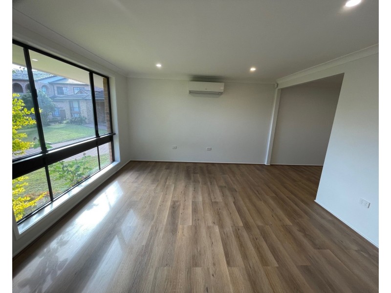 44 Nottingham Cres, Chipping Norton NSW 2170