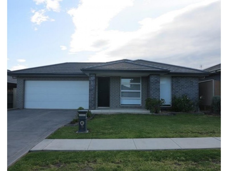 5 Rosecomb Rd, Spring Farm NSW 2570