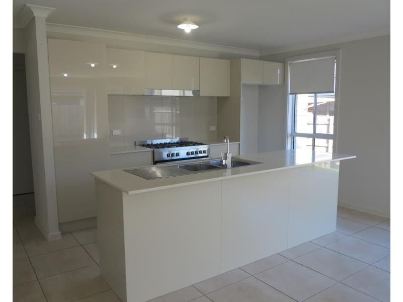 5 Rosecomb Rd, Spring Farm NSW 2570