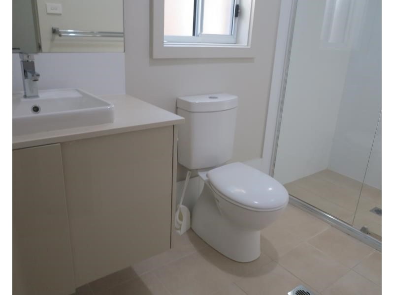 5 Rosecomb Rd, Spring Farm NSW 2570