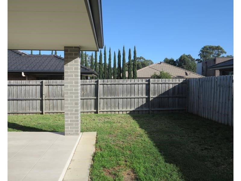 5 Rosecomb Rd, Spring Farm NSW 2570