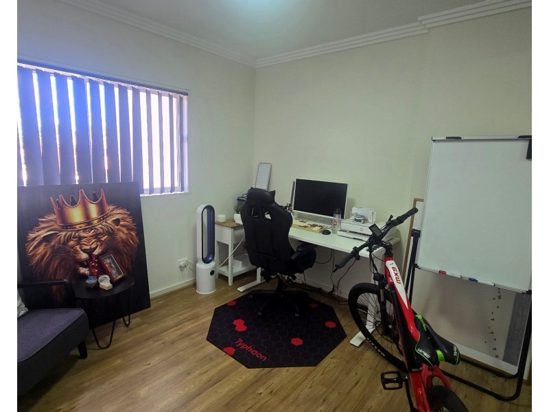 11/23 Mayberry Cres, Liverpool NSW 2170