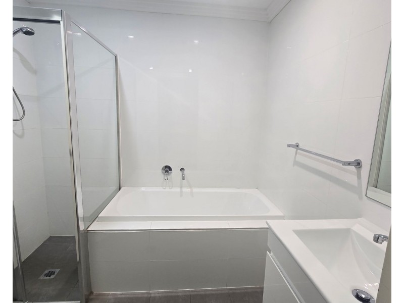 11/23 Mayberry Cres, Liverpool NSW 2170