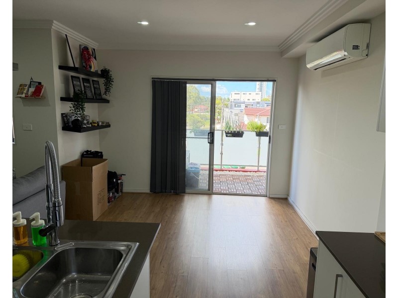 11/23 Mayberry Cres, Liverpool NSW 2170