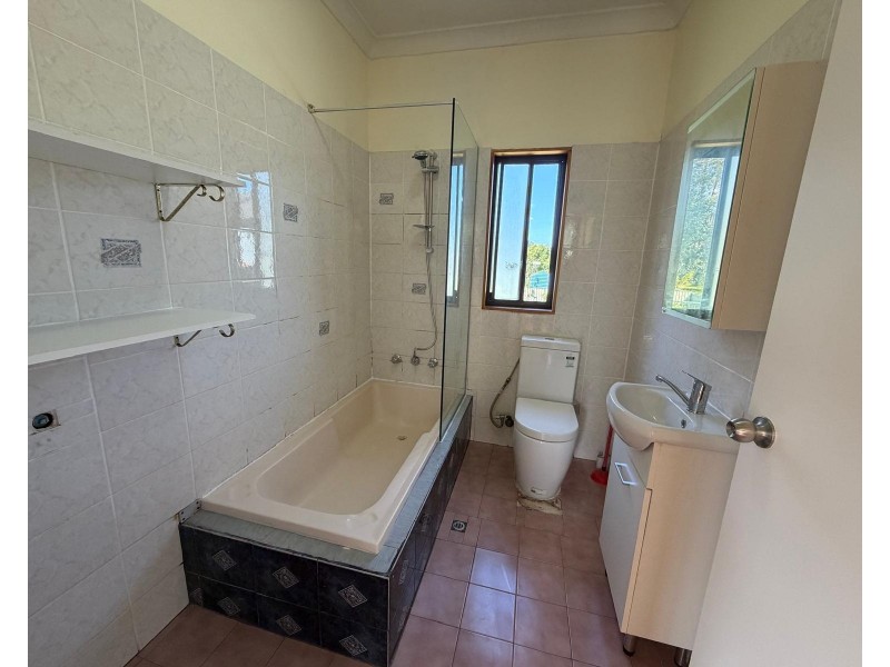 22 Orchard Rd, Fairfield NSW 2165