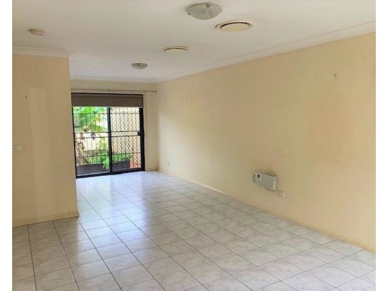 4/23 Woodlands Rd, Liverpool NSW 2170