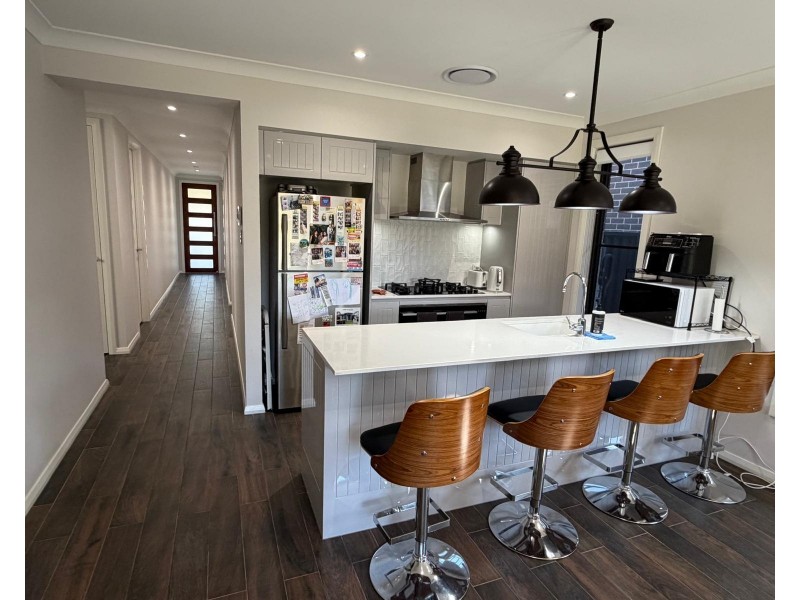 9 Ginkgo Cl, Casula NSW 2170