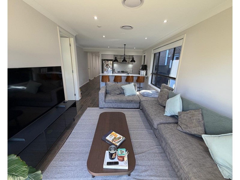 9 Ginkgo Cl, Casula NSW 2170