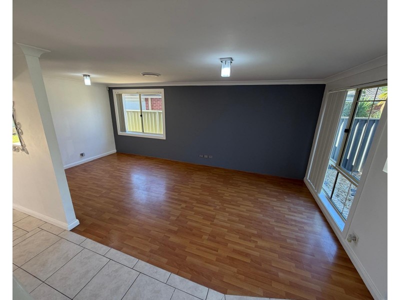 30 Gilgandra Rd, Hoxton Park NSW 2171