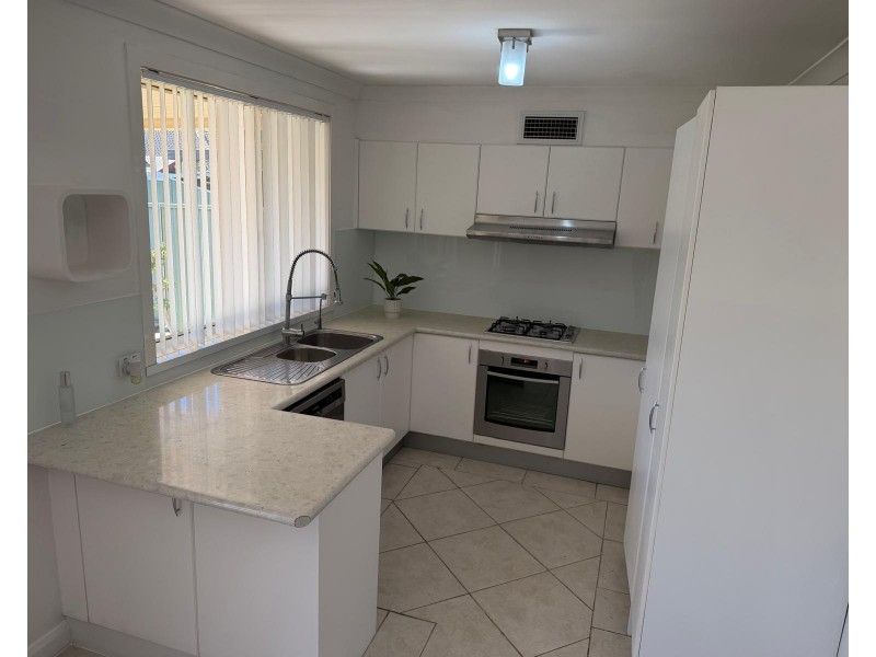 30 Gilgandra Rd, Hoxton Park NSW 2171