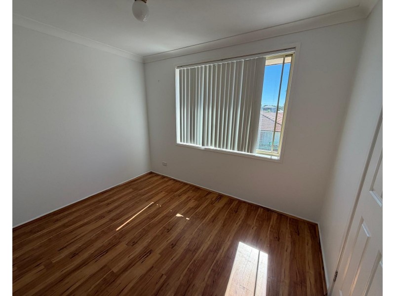 30 Gilgandra Rd, Hoxton Park NSW 2171