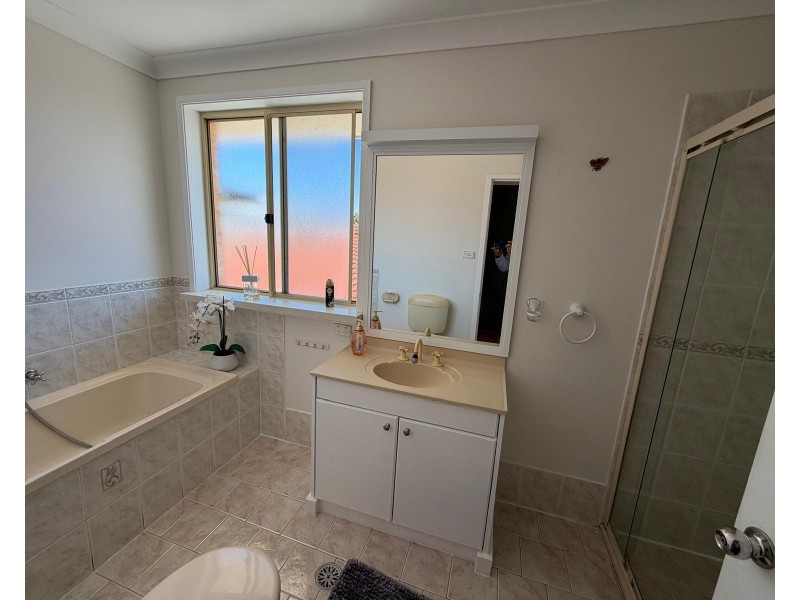 30 Gilgandra Rd, Hoxton Park NSW 2171