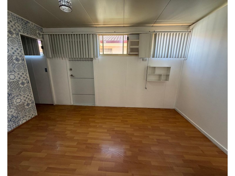 30 Gilgandra Rd, Hoxton Park NSW 2171