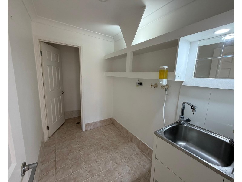 30 Gilgandra Rd, Hoxton Park NSW 2171