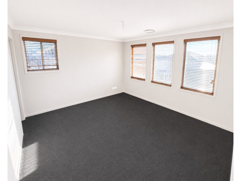 93 Diamond Hill Cct, Edmondson Park NSW 2174