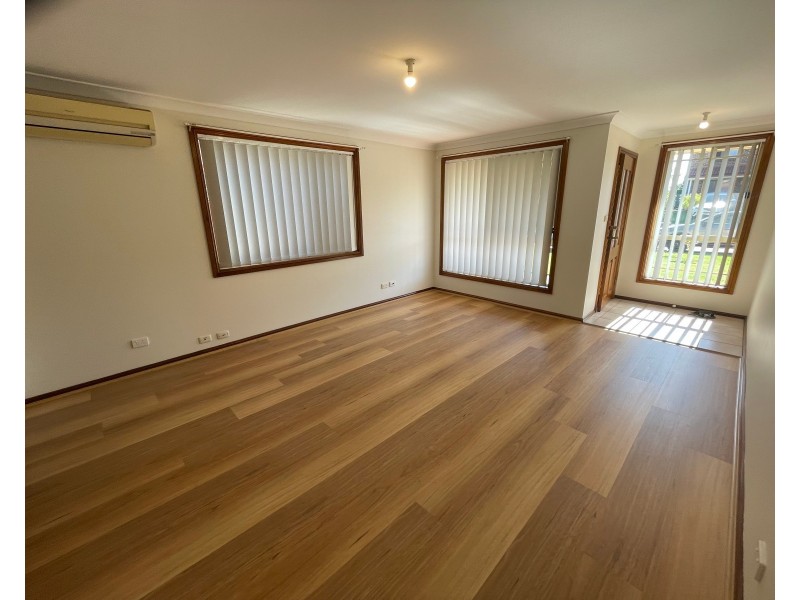 2/15 (Also Known As 15a) Eva Ave, Green Valley NSW 2168