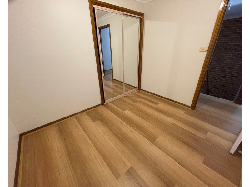 2/15 (Also Known As 15a) Eva Ave, Green Valley NSW 2168