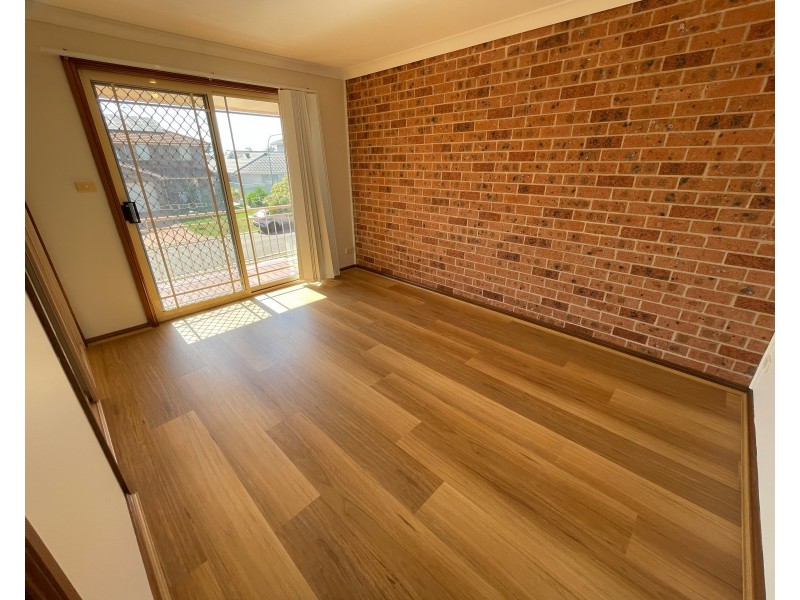 2/15 (Also Known As 15a) Eva Ave, Green Valley NSW 2168