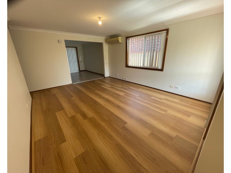 2/15 (Also Known As 15a) Eva Ave, Green Valley NSW 2168