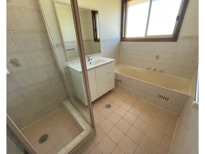 2/15 (Also Known As 15a) Eva Ave, Green Valley NSW 2168