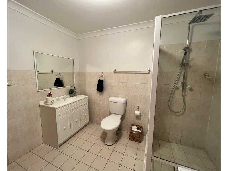 7B Eva Ave, Green Valley NSW 2168