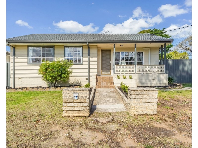 7 Lander St, Leumeah NSW 2560