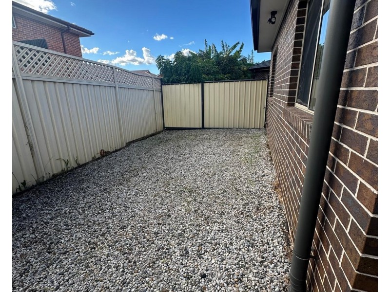 11a Woodlands Rd, Liverpool NSW 2170