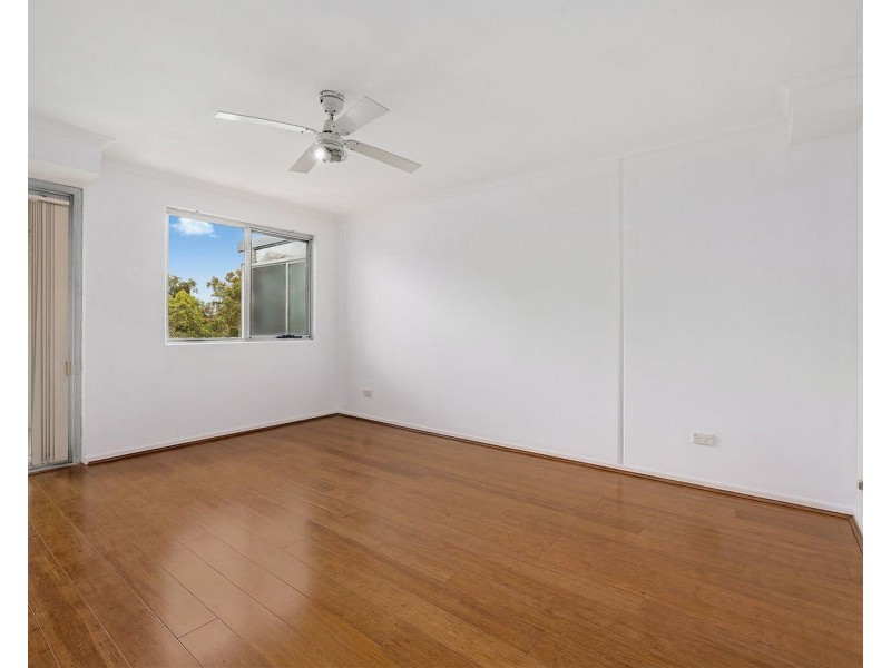 35/21-29 Hume Highway, Warwick Farm NSW 2170