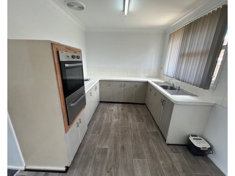 11 Calabro Ave, Lurnea NSW 2170