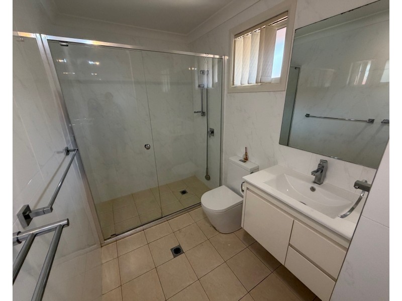 27a Shawnee St, Greenfield Park NSW 2176