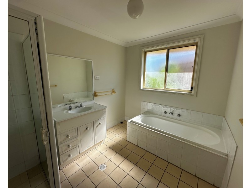 21A Solander Ave, West Hoxton NSW 2171