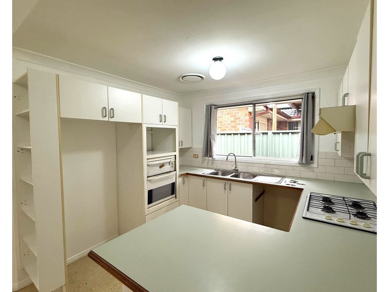 8 Tamworth Cres, Hoxton Park NSW 2171