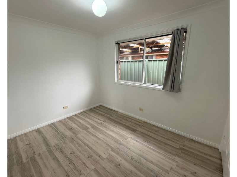 8 Tamworth Cres, Hoxton Park NSW 2171
