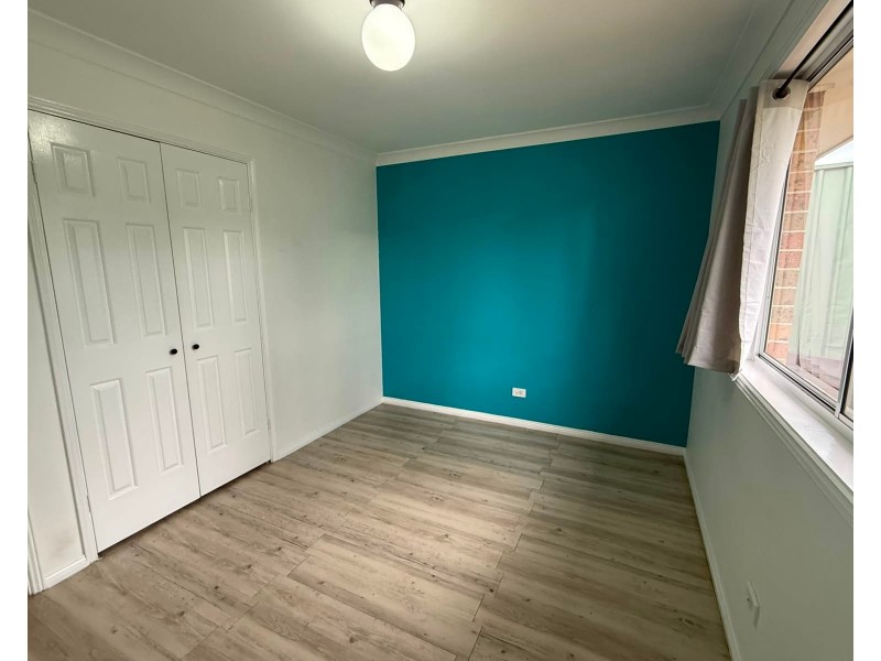 8 Tamworth Cres, Hoxton Park NSW 2171