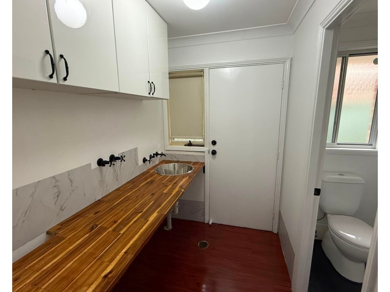 8 Tamworth Cres, Hoxton Park NSW 2171