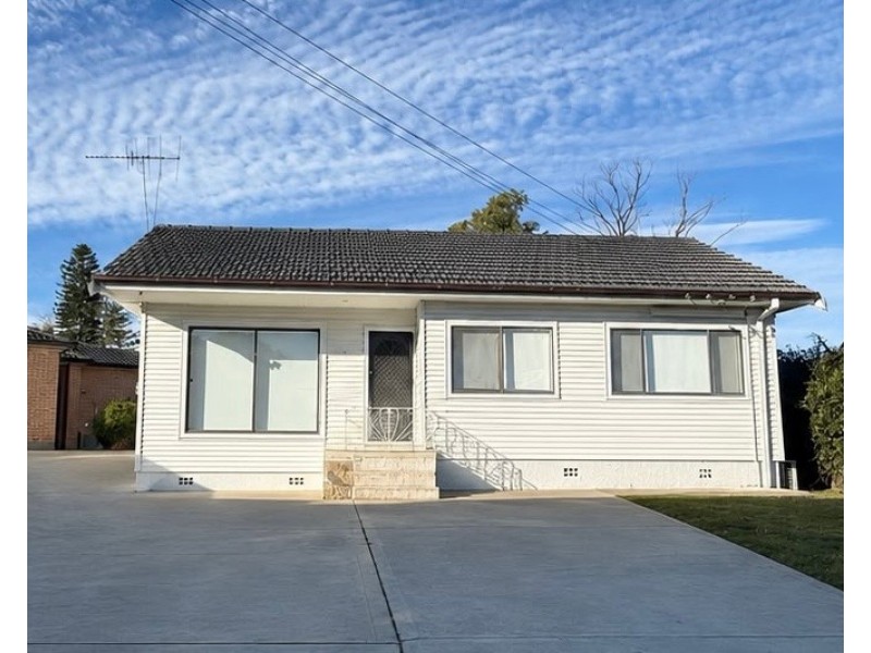 8 Phillip St, Liverpool NSW 2170