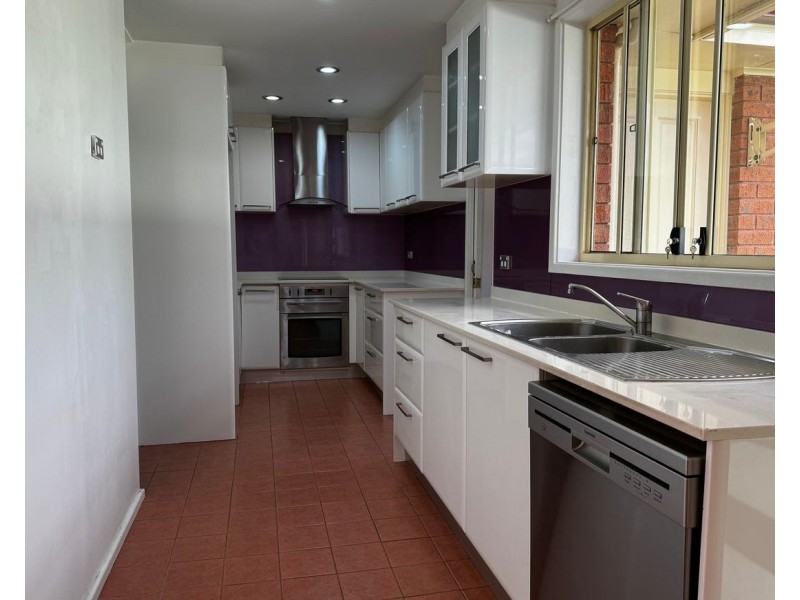 27 Calvados St, Glenfield NSW 2167
