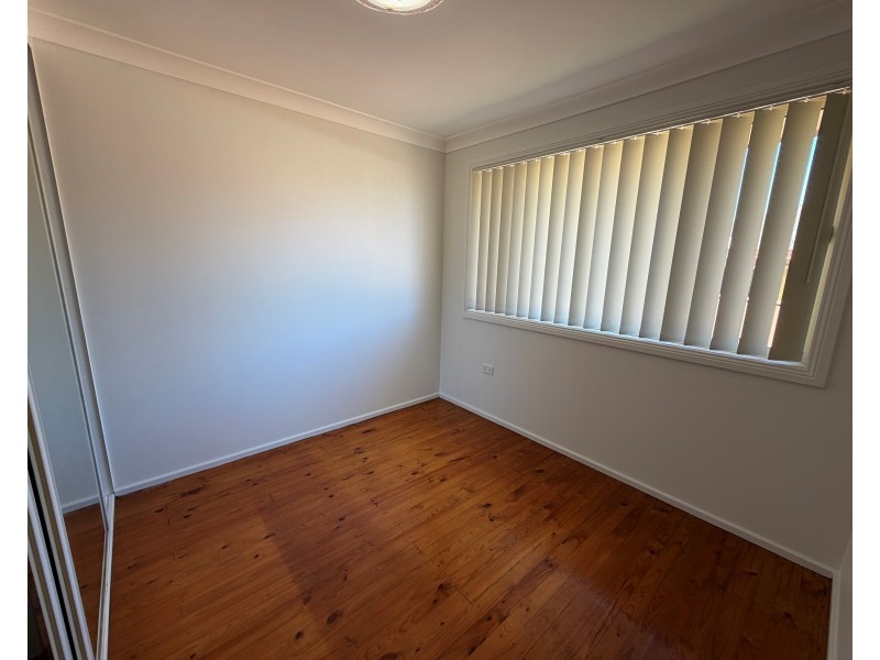 27 Calvados St, Glenfield NSW 2167