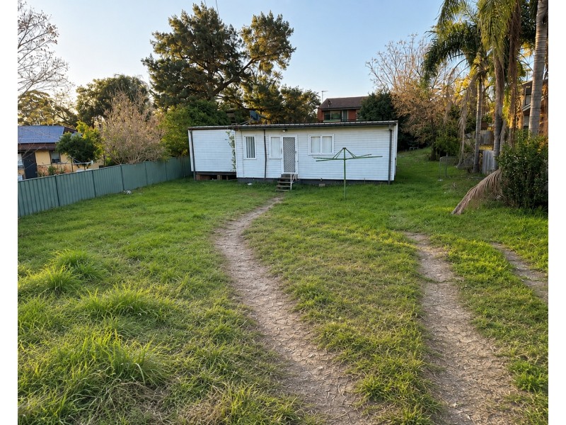 13 Dampier Pl, Whalan NSW 2770