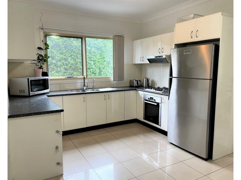 2/180 Newbridge Rd, Moorebank NSW 2170